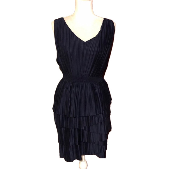 ⭐️ 3For$25 Banana Republic Pleated Dress - Picture 1 of 8